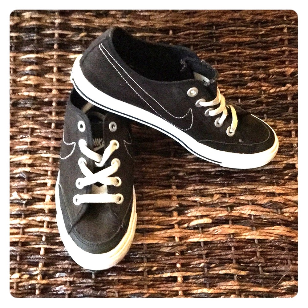 Nike black/white sneakers